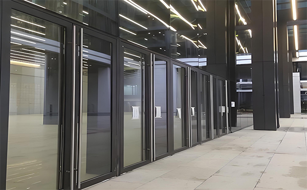 玛沁玻璃地弹门 玛沁玻璃地弹门