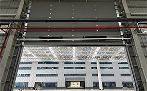 玛沁工业提升门