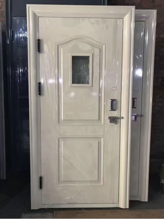 玛沁学校教室门 玛沁学校教室门