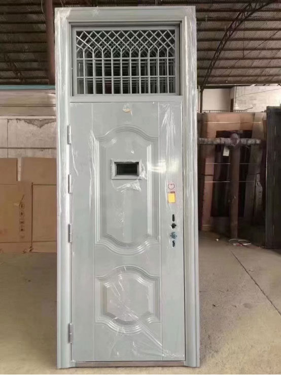 玛沁学校教室门 玛沁学校教室门