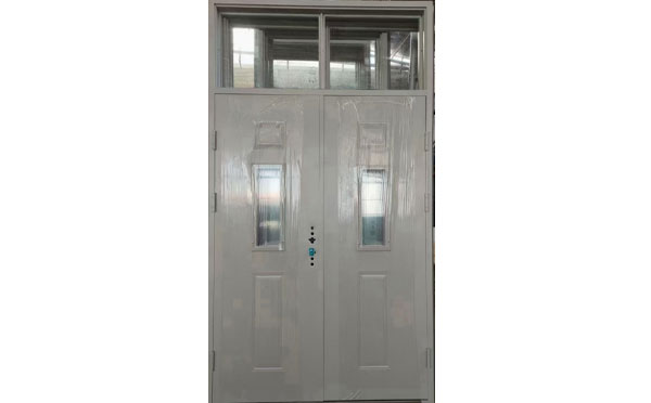 玛沁学校教室门